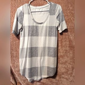 Maurices size small grey and white plaid tunic top